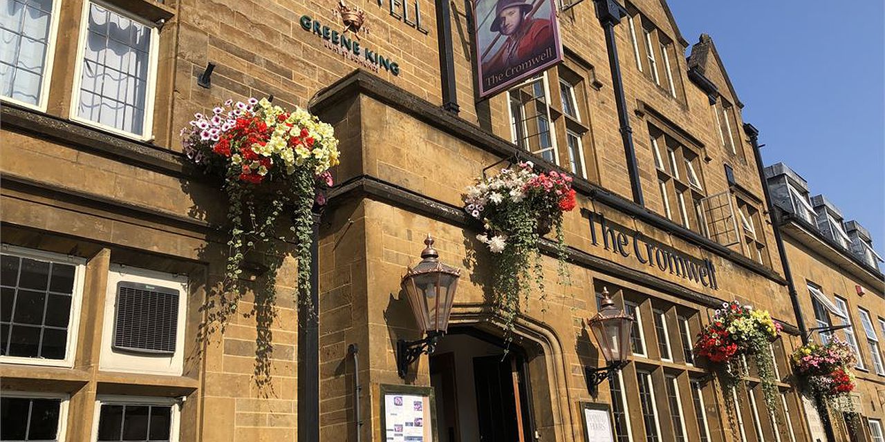 Cromwell Lodge Hotel wedding venue