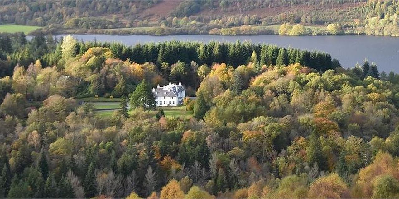 Invertrossachs Country House