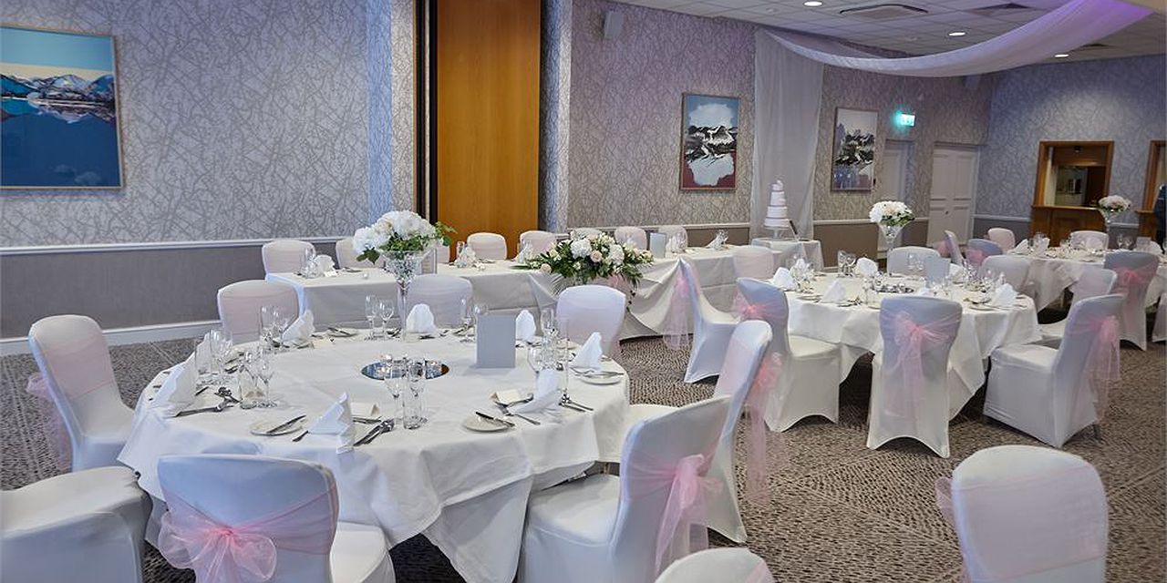 https://www.realweddings.co.uk/detail/north-lakes-hotel-and-spa/m/v/showcase_hero/25979/f8194b948b8f4ed5aea7c59c67a76cb9.jpg