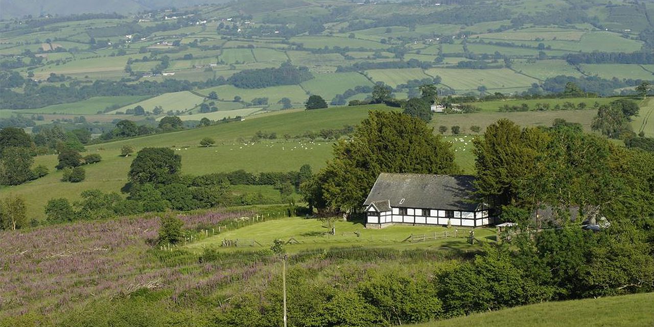 Quaint Country Weddings