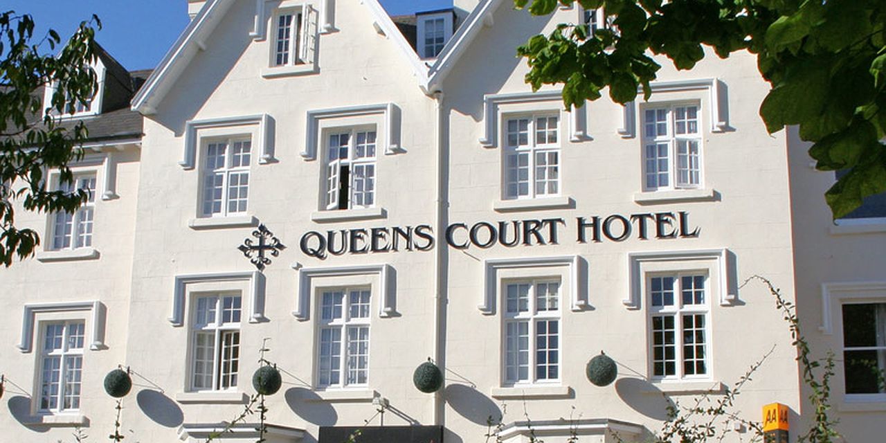 Queens Court Hotel