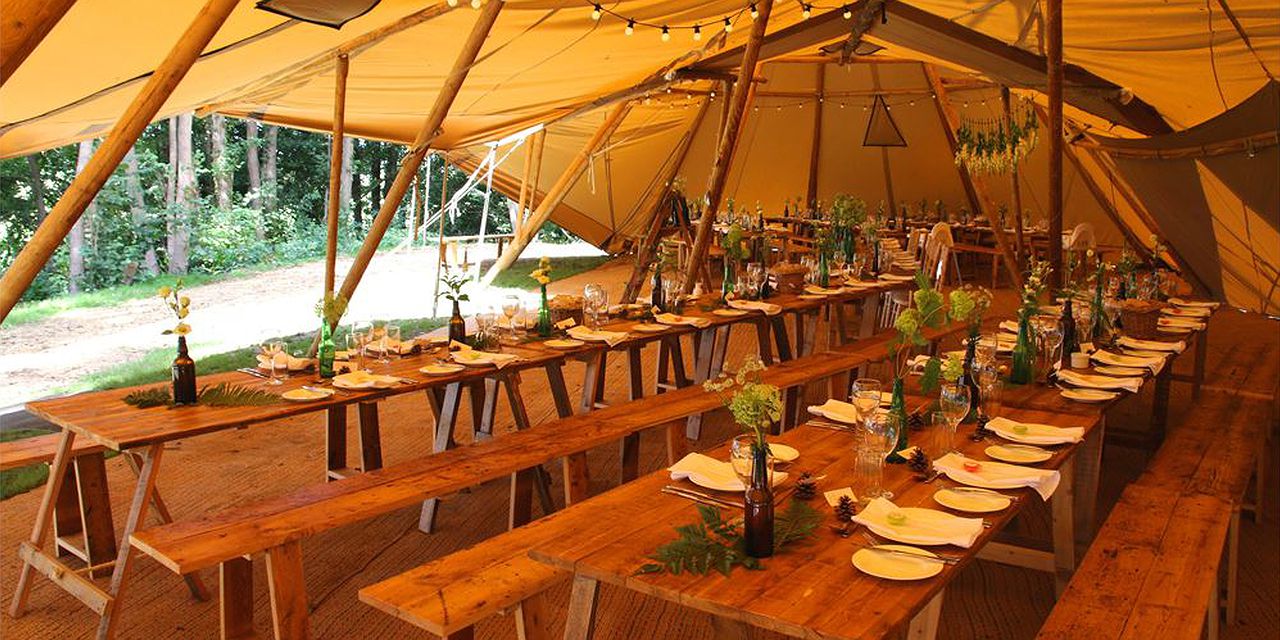 Wood Easel – Party Tents & Events