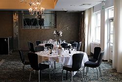 Pinewood Hotel