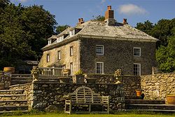 Tredudwell Manor