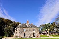 Tredudwell Manor